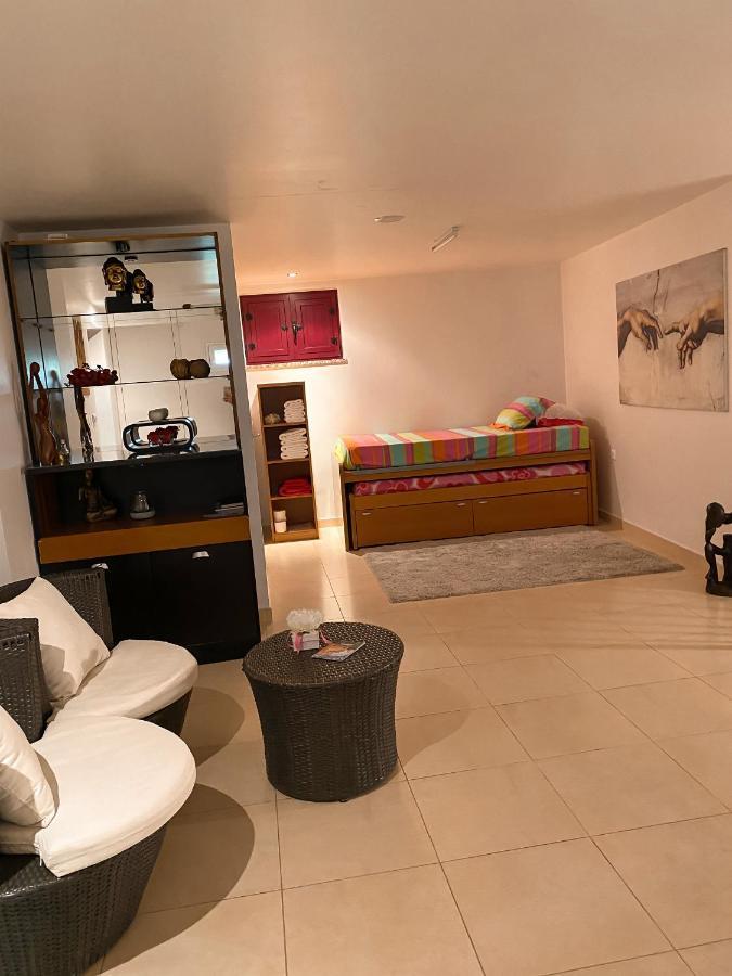 Quarto Familiar Zona 吉马良斯 外观 照片